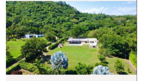 Casa campestre de lujo con piscina privada, terreno de 6mil mts, vigilancia 24horas,